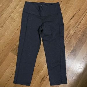 Old Navy Capri Length Grey Workout Leggings XS